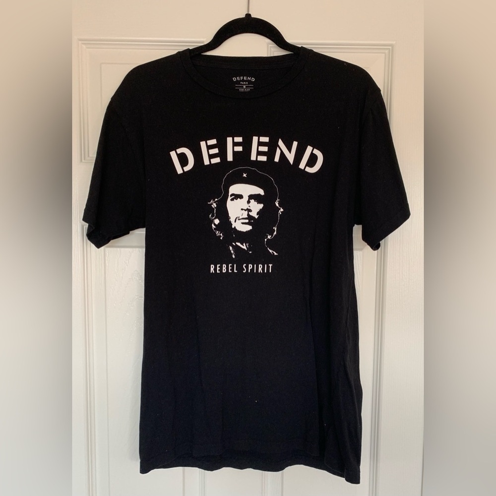 Black Graphic Tee - Short Sleeve